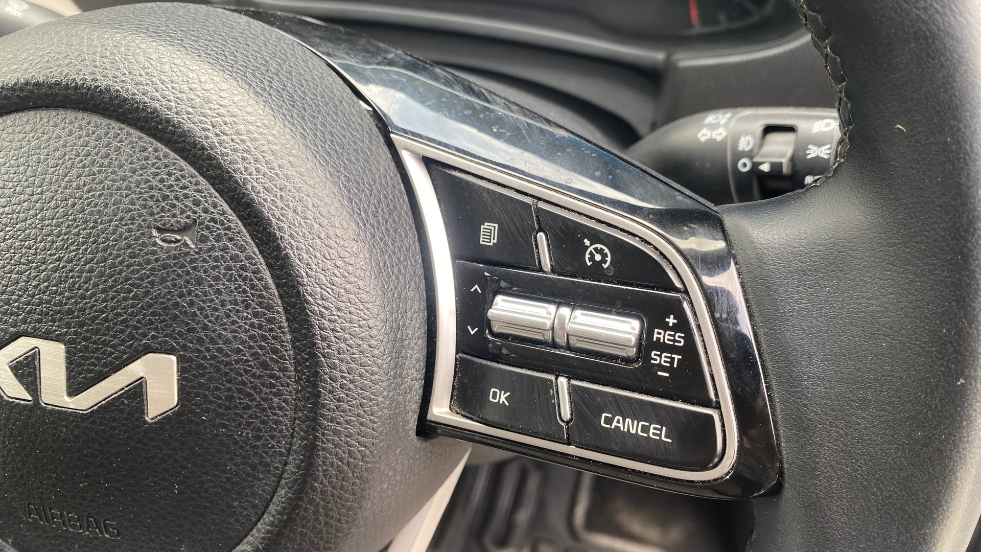 View 2022 Kia Sonet HTE Petrol Image 3 Used 2022 Kia Sonet HTE Petrol Image 3