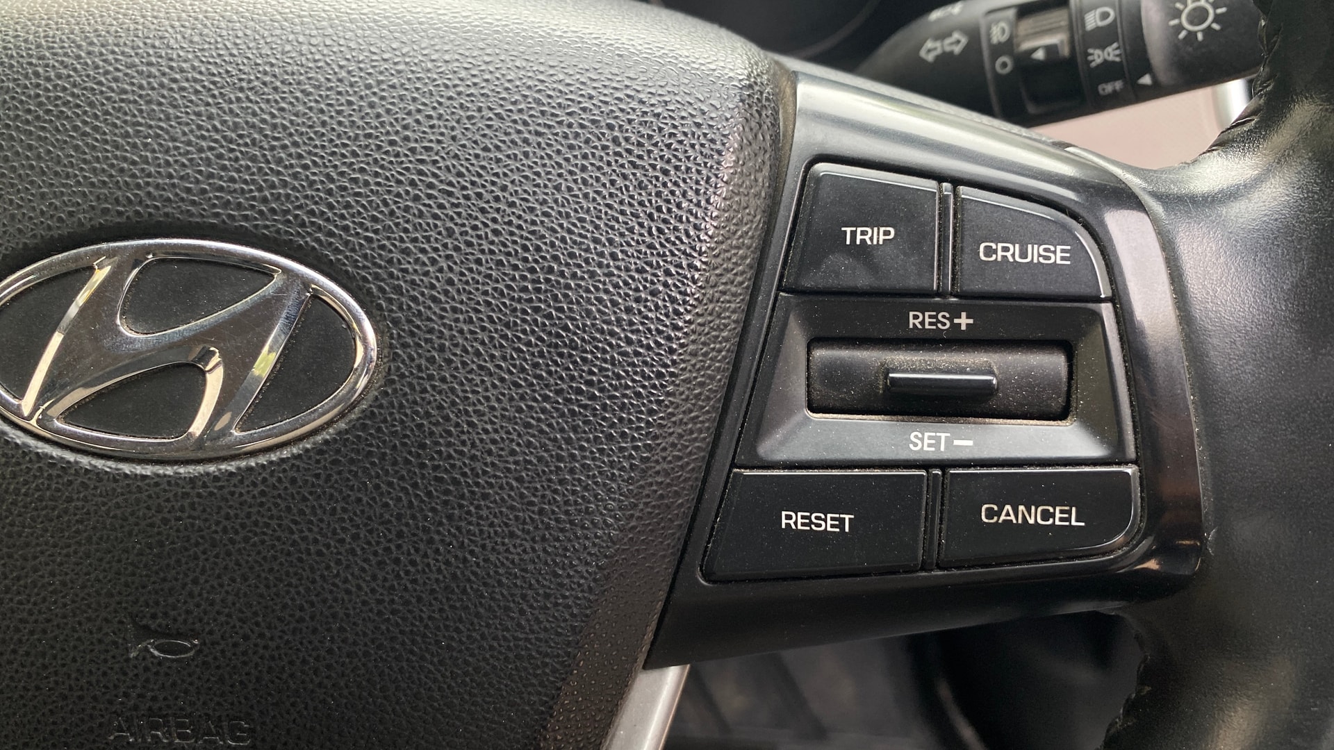 View 2019 Hyundai Creta SX 1.6 Petrol Image 3 Used 2019 Hyundai Creta SX 1.6 Petrol Image 3