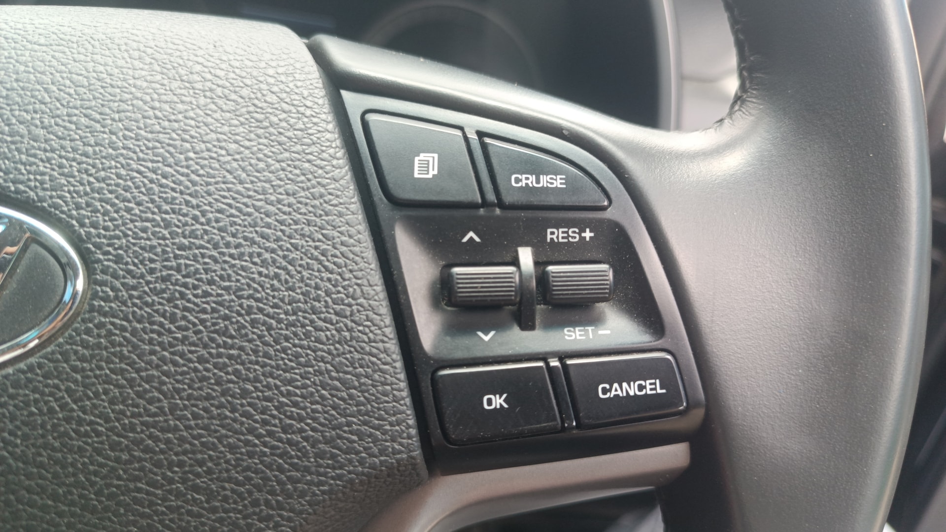 View 2020 Hyundai Tucson R 2.0 6-Speed Automatic GL BS IV Image 3 Used 2020 Hyundai Tucson R 2.0 6-Speed Automatic GL BS IV Image 3