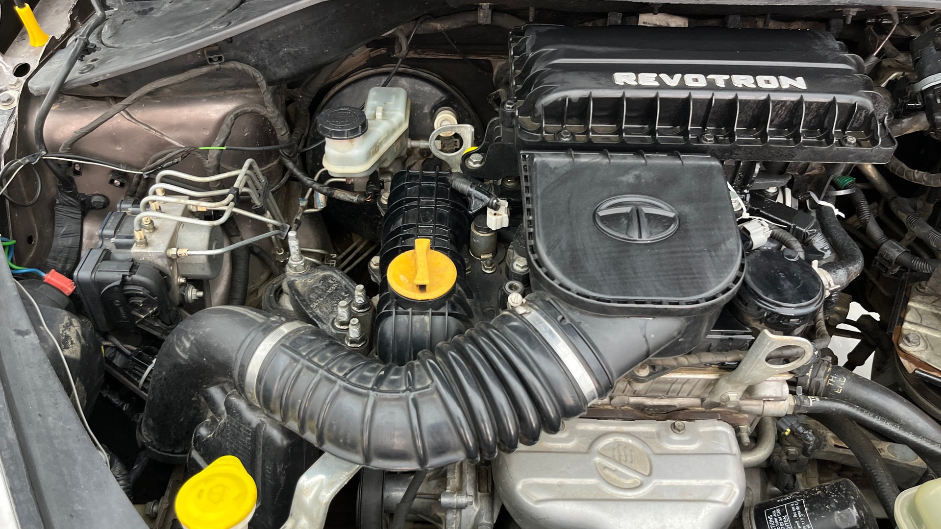 View 2017 Tata Tigor XT Petrol Image 3 Used 2017 Tata Tigor XT Petrol Image 3