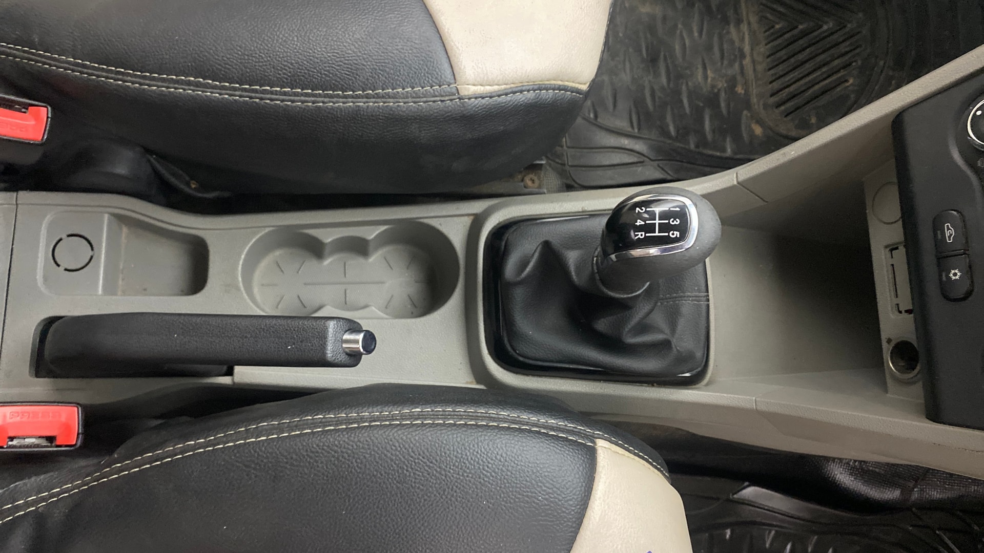 View 2019 Tata Tiago Revotorq XB Image 38 Used 2019 Tata Tiago Revotorq XB Image 38