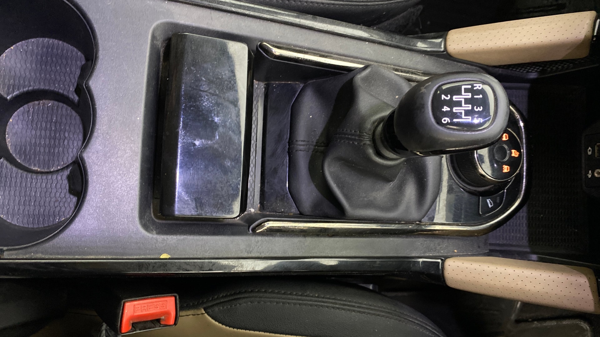 View 2022 Tata Harrier XE Image 43 Used 2022 Tata Harrier XE Image 43