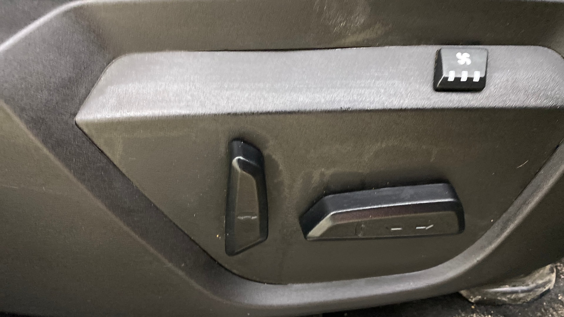 View 2022 Tata Harrier XE Image 11 Used 2022 Tata Harrier XE Image 11