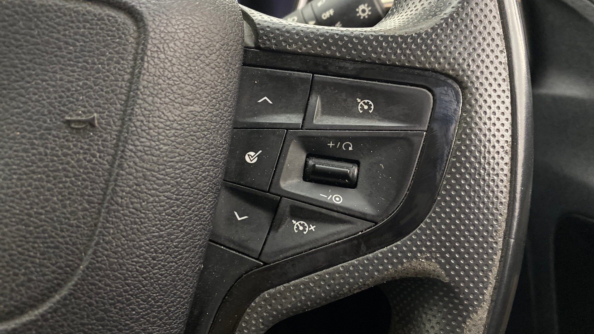 View 2022 Tata Harrier XE Image 3 Used 2022 Tata Harrier XE Image 3