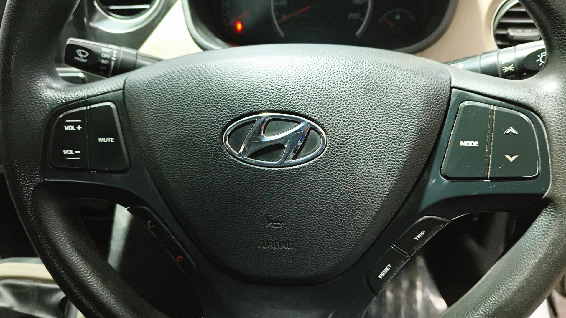View 2018 Hyundai Grand i10 Magna 1.2 Kappa VTVT Image 3 Used 2018 Hyundai Grand i10 Magna 1.2 Kappa VTVT Image 3
