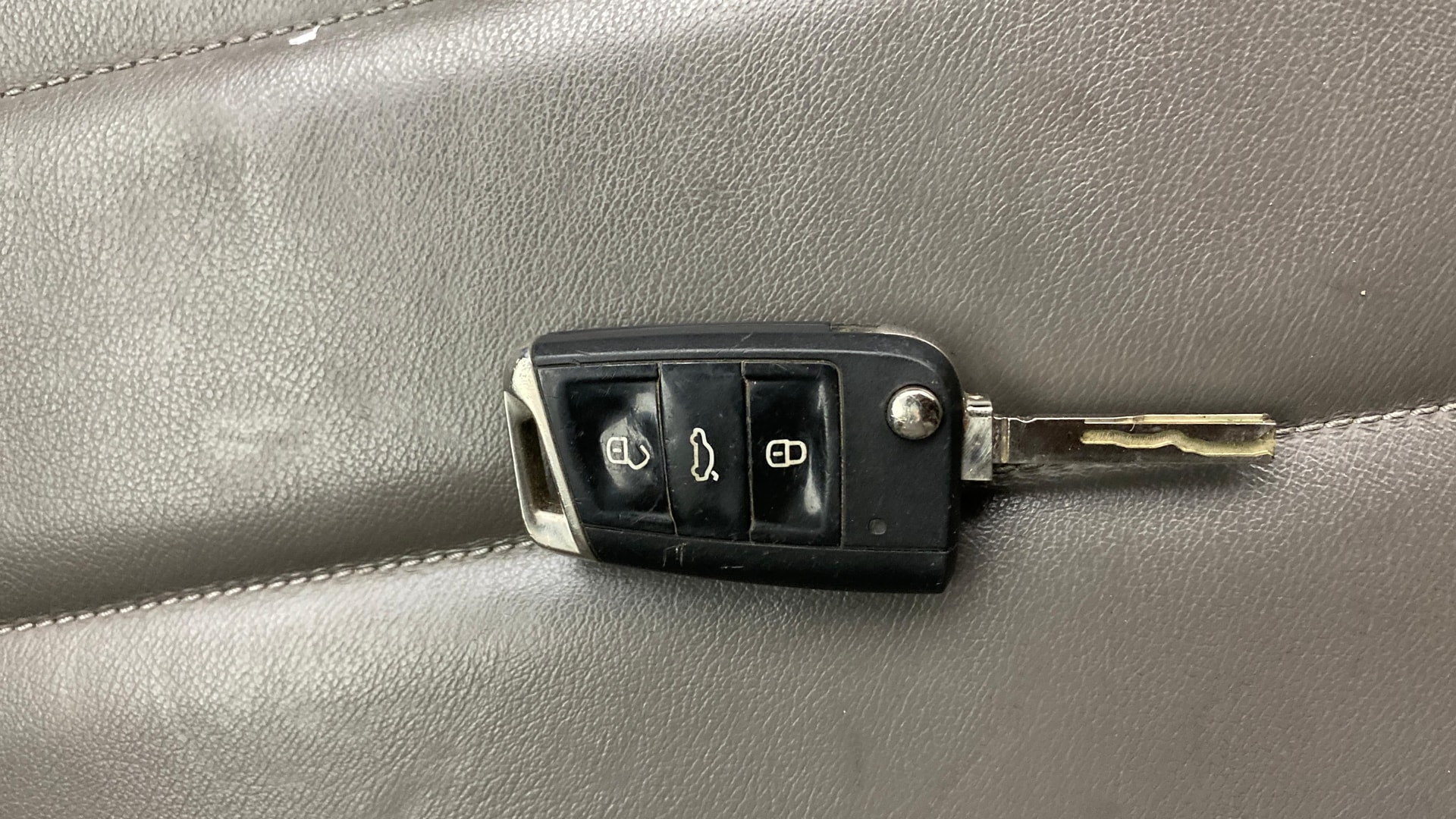 View 2021 Volkswagen T-Roc 1.5 TSI Image 27 Used 2021 Volkswagen T-Roc 1.5 TSI Image 27