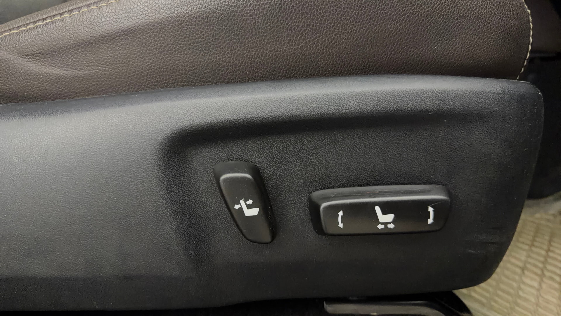 View 2019 Toyota Fortuner 2.7 4X2 AT Image 12 Used 2019 Toyota Fortuner 2.7 4X2 AT Image 12