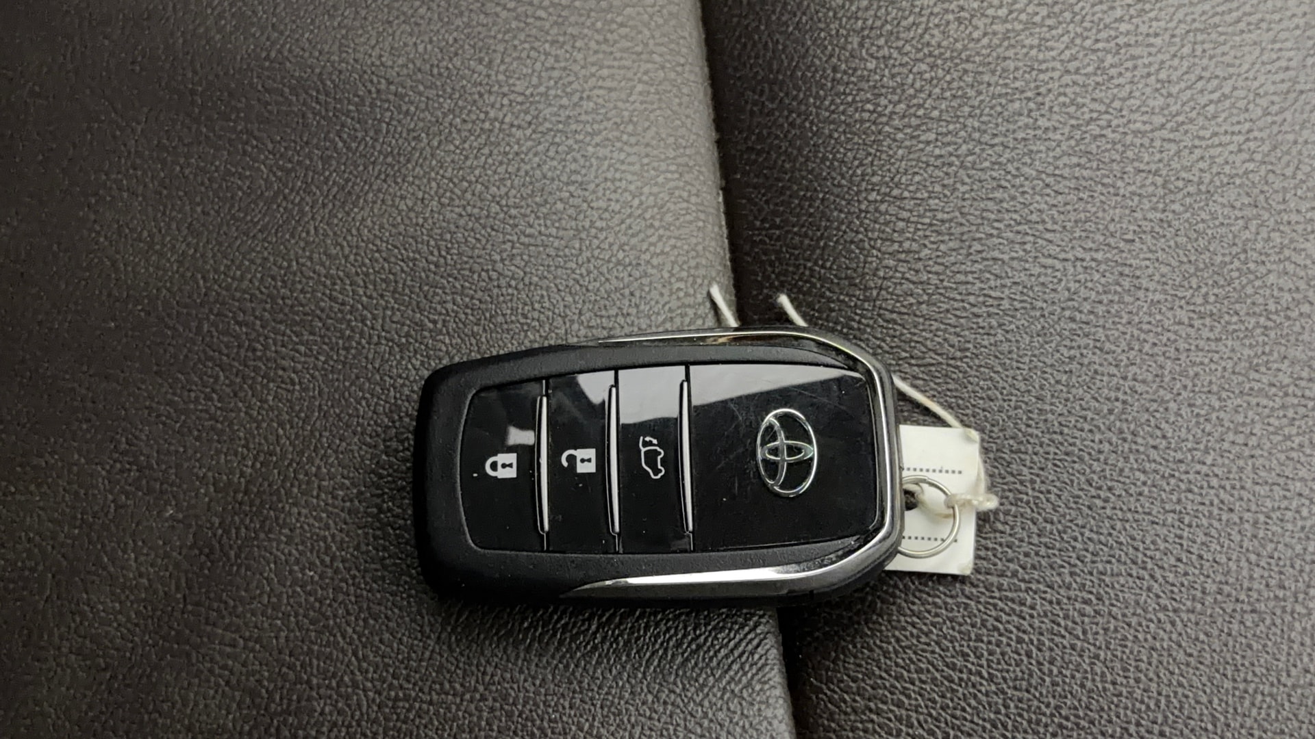 View 2019 Toyota Fortuner 2.7 4X2 AT Image 20 Used 2019 Toyota Fortuner 2.7 4X2 AT Image 20