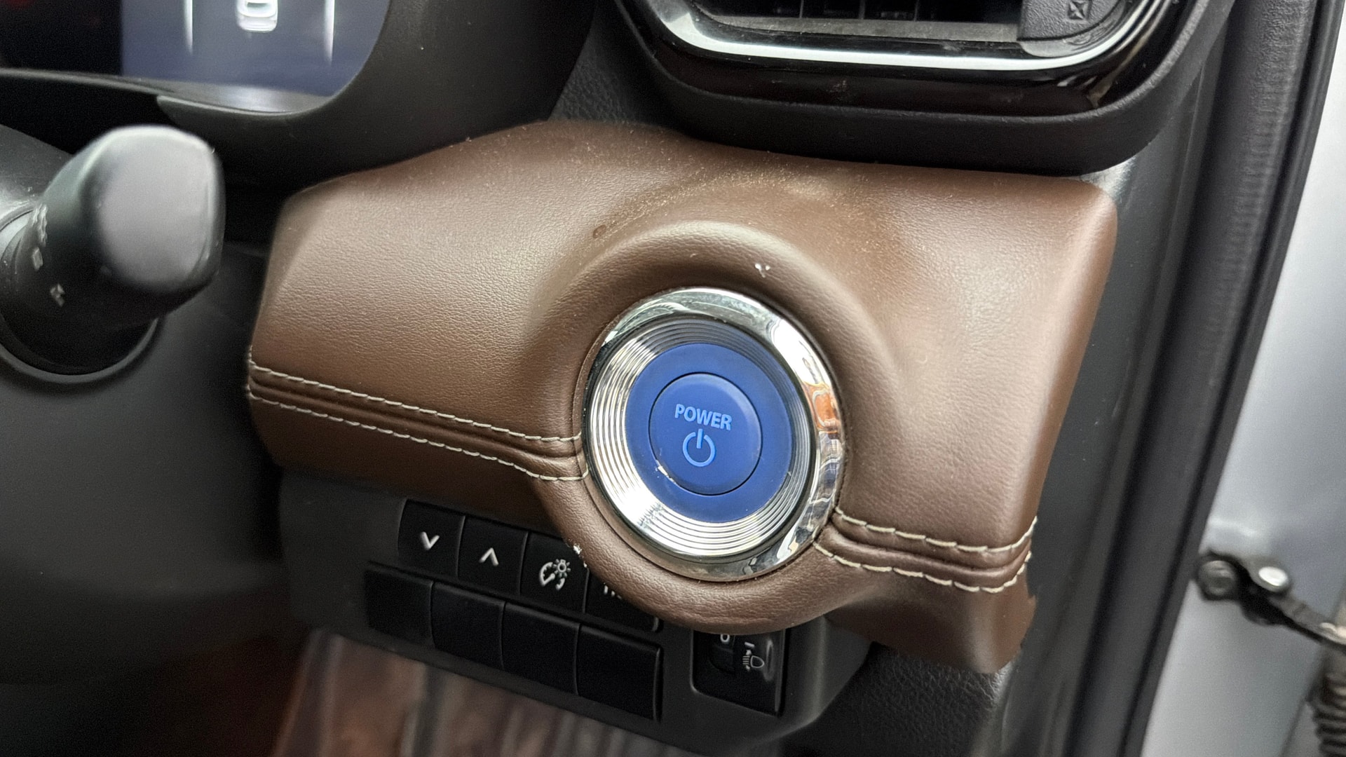 View 2024 Toyota Urban Cruiser Hyryder G e-Drive 2WD HYBRID Image 36 Used 2024 Toyota Urban Cruiser Hyryder G e-Drive 2WD HYBRID Image 36