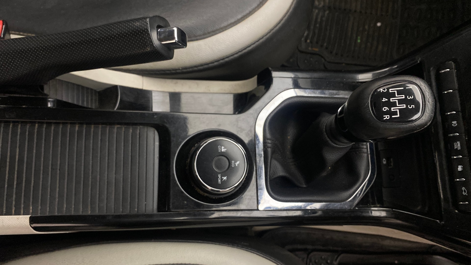 View 2021 Tata Nexon Revotron XE Image 41 Used 2021 Tata Nexon Revotron XE Image 41