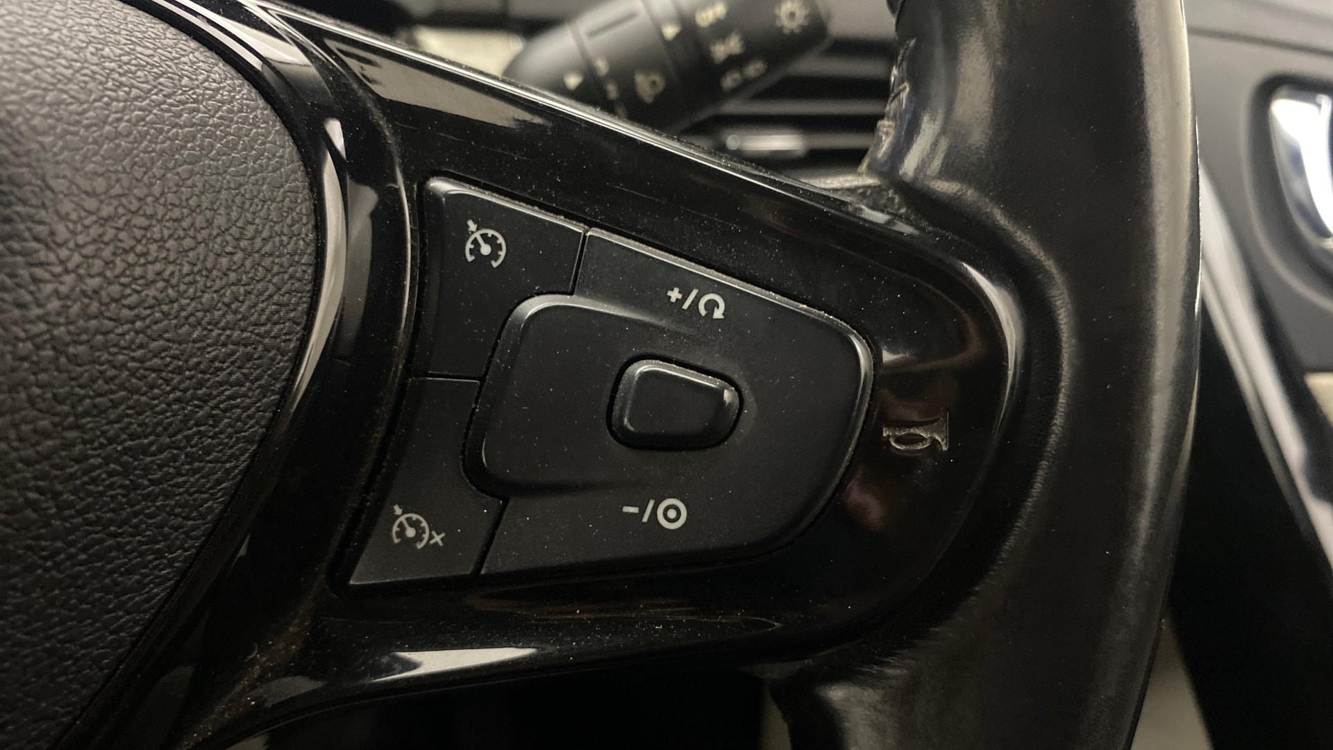 View 2021 Tata Nexon Revotron XE Image 3 Used 2021 Tata Nexon Revotron XE Image 3