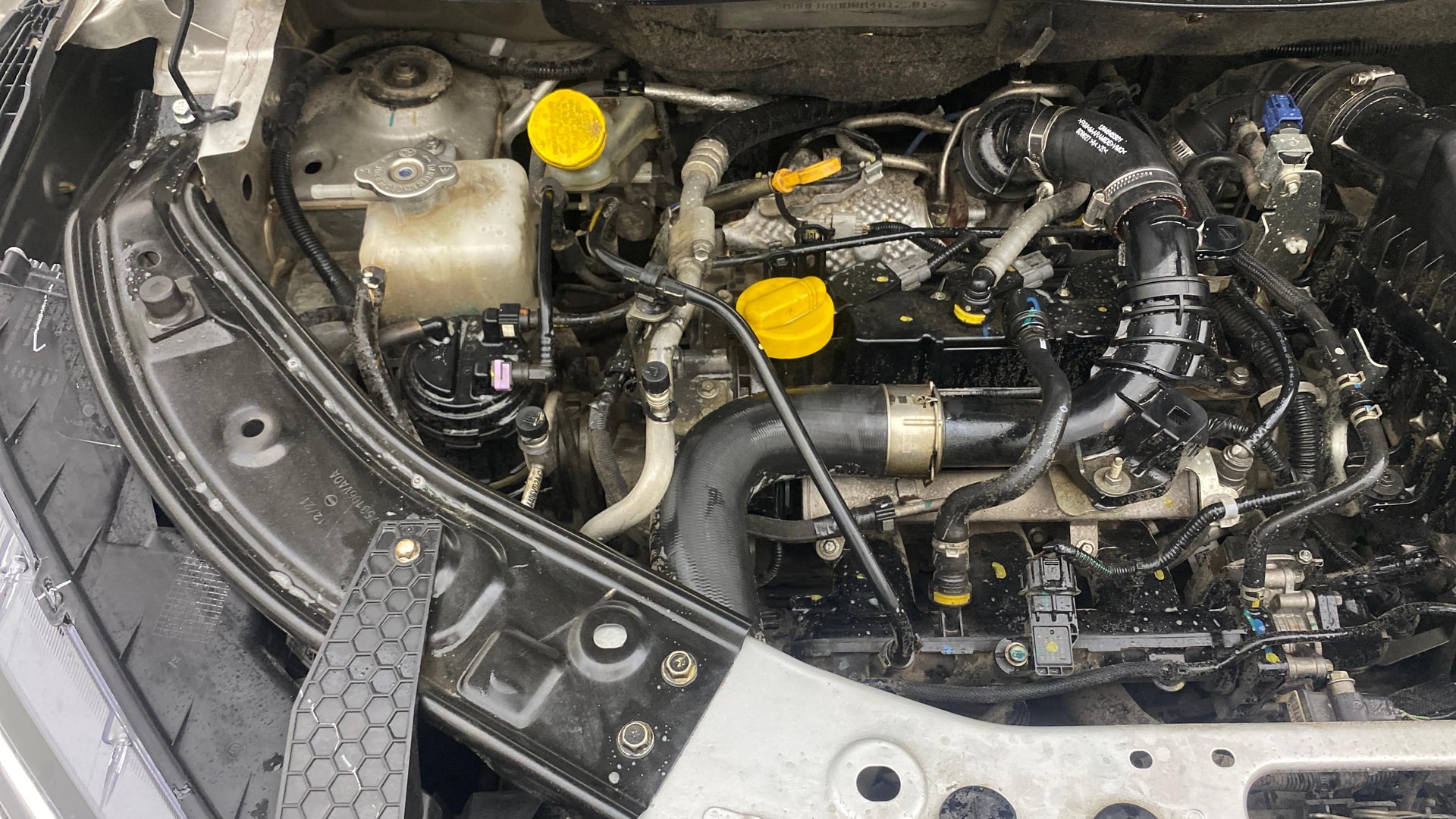 View 2021 Nissan Magnite Turbo XV Premium CVT Image 3 Used 2021 Nissan Magnite Turbo XV Premium CVT Image 3