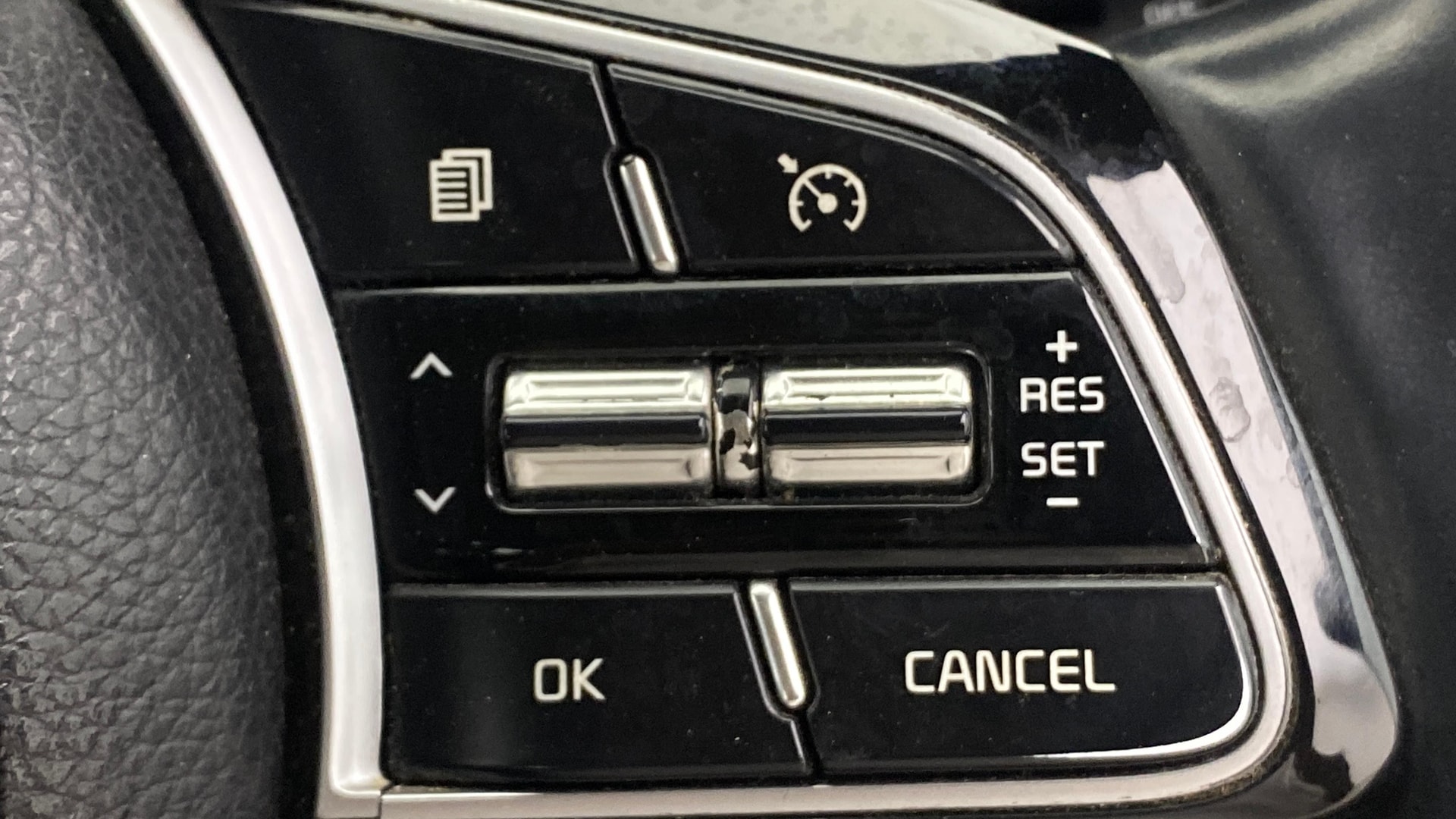 View 2020 Kia Sonet GTX Plus DCT Petrol Image 3 Used 2020 Kia Sonet GTX Plus DCT Petrol Image 3