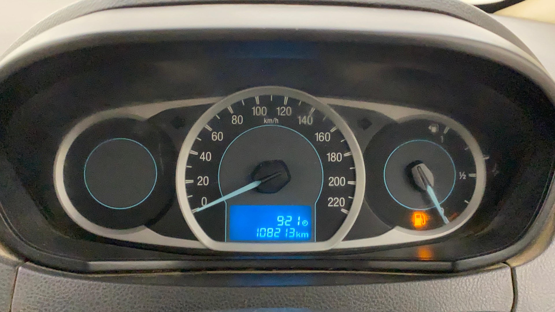 View 2015 Ford Figo Aspire 1.2P Ambiente MT BS IV Image 33 Used 2015 Ford Figo Aspire 1.2P Ambiente MT BS IV Image 33