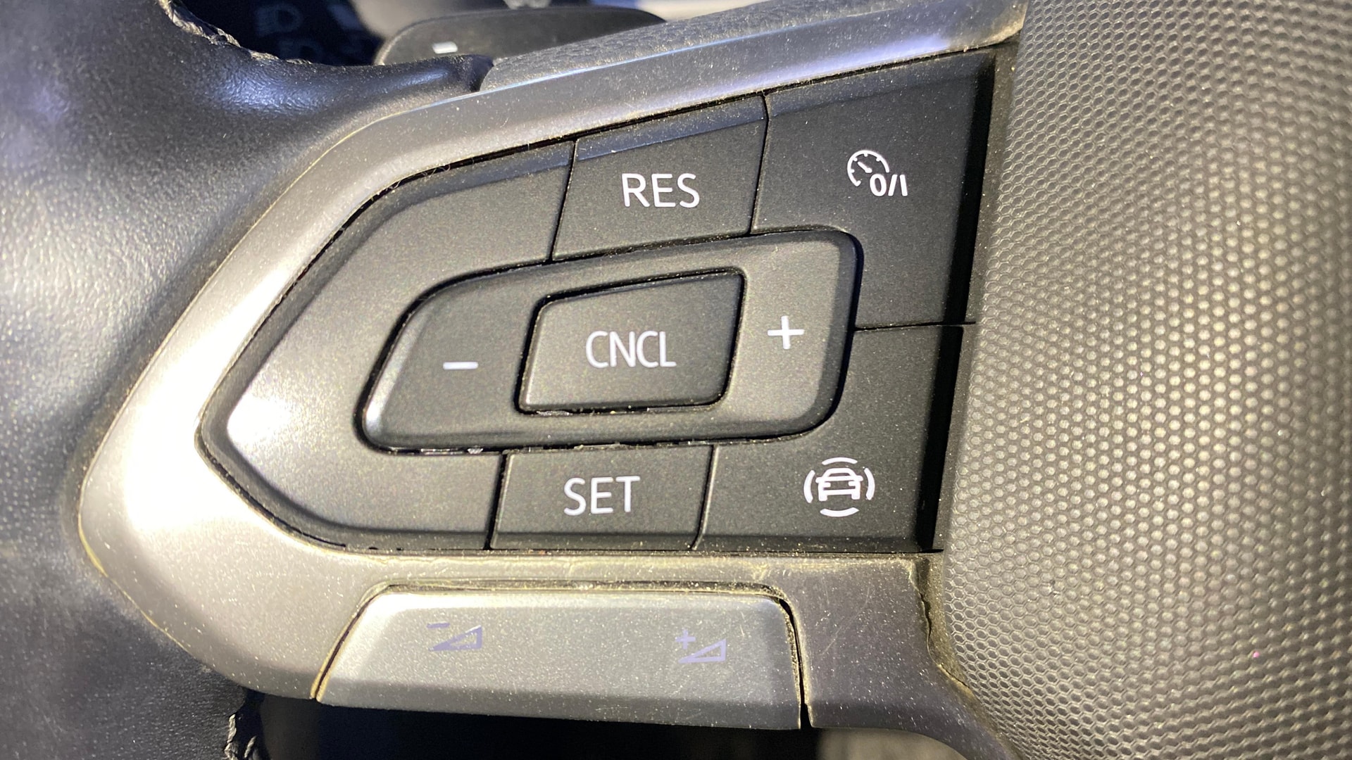 View 2023 Volkswagen Virtus Topline 1.0 TSI MT Image 3 Used 2023 Volkswagen Virtus Topline 1.0 TSI MT Image 3