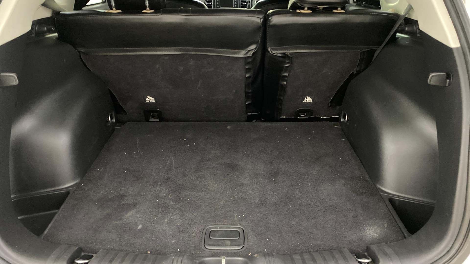 View 2018 Jeep Compass Longitude (O) 2.0 Diesel MT Image 10 Used 2018 Jeep Compass Longitude (O) 2.0 Diesel MT Image 10