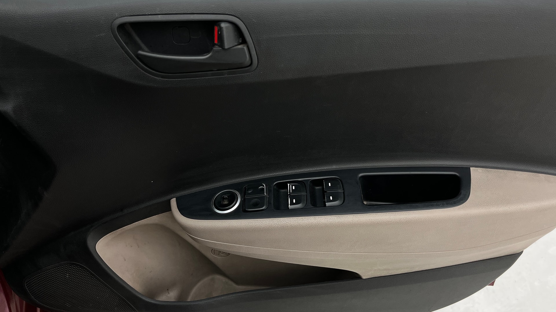 View 2015 Hyundai Grand i10 Magna 1.2 Kappa VTVT Image 33 Used 2015 Hyundai Grand i10 Magna 1.2 Kappa VTVT Image 33