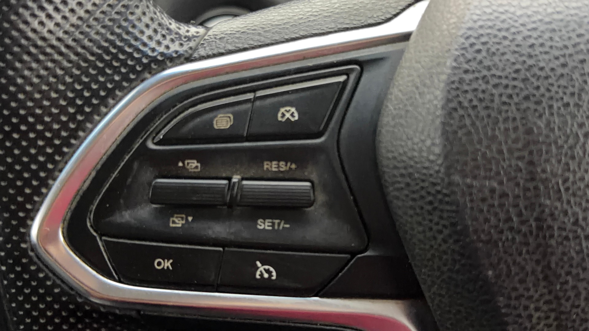 View 2019 MG Hector Sharp Hybrid BS IV Image 3 Used 2019 MG Hector Sharp Hybrid BS IV Image 3