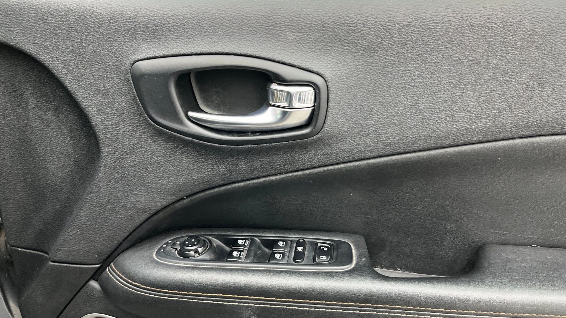 View 2019 Jeep Compass Sport Plus Diesel BS IV Image 33 Used 2019 Jeep Compass Sport Plus Diesel BS IV Image 33