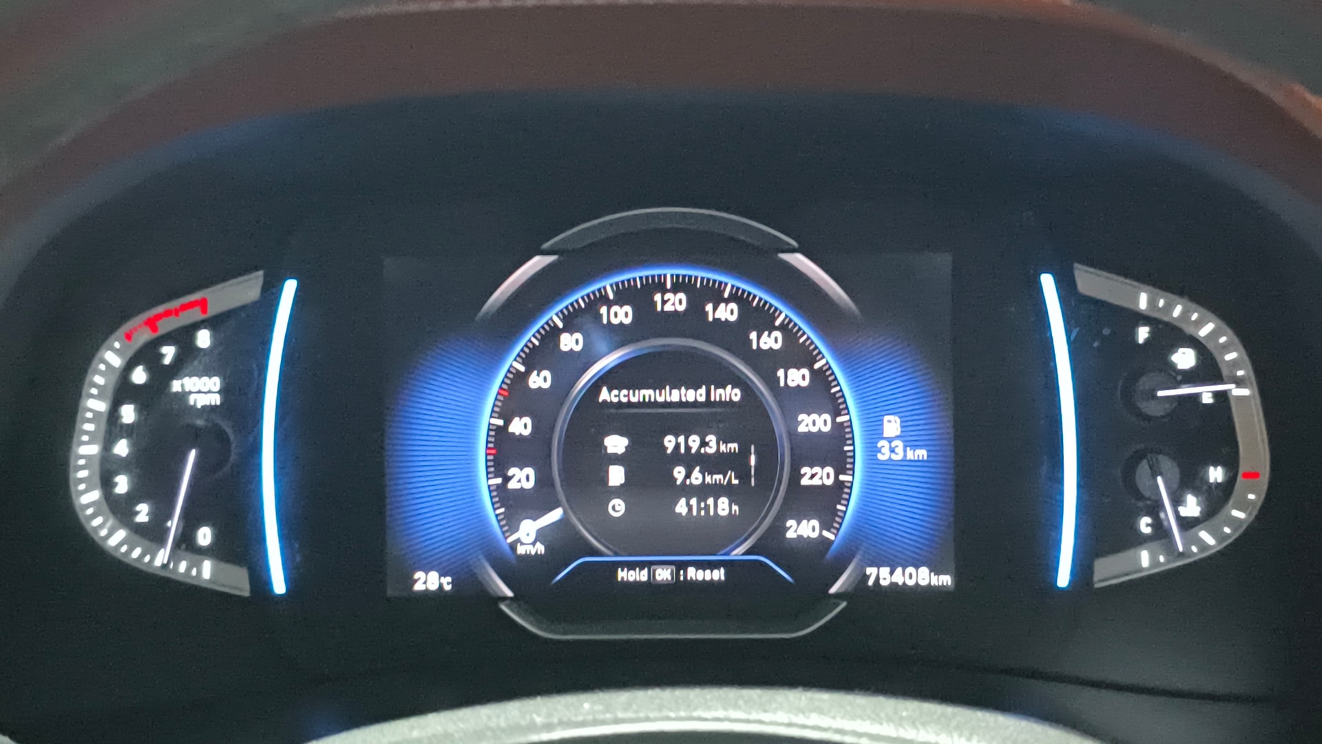 View 2022 Hyundai Alcazar Prestige 6 Seater MT Petrol Image 37 Used 2022 Hyundai Alcazar Prestige 6 Seater MT Petrol Image 37