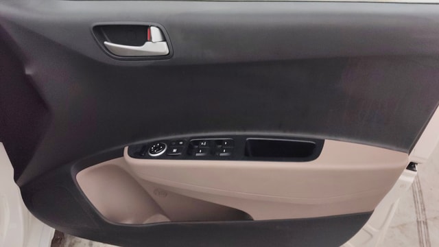 View Hyundai Xcent Image 32 Used Hyundai Xcent Image 32