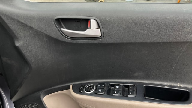 View Hyundai Grand i10 Image 32 Used Hyundai Grand i10 Image 32