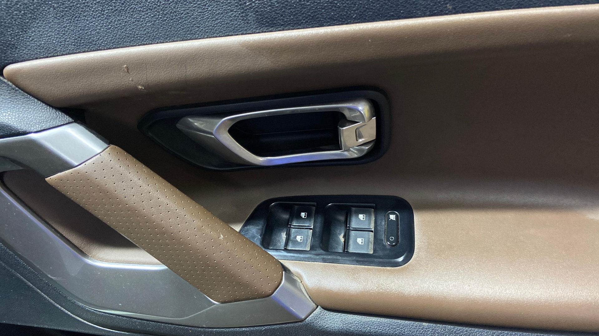 View 2021 Tata Harrier XE Image 39 Used 2021 Tata Harrier XE Image 39