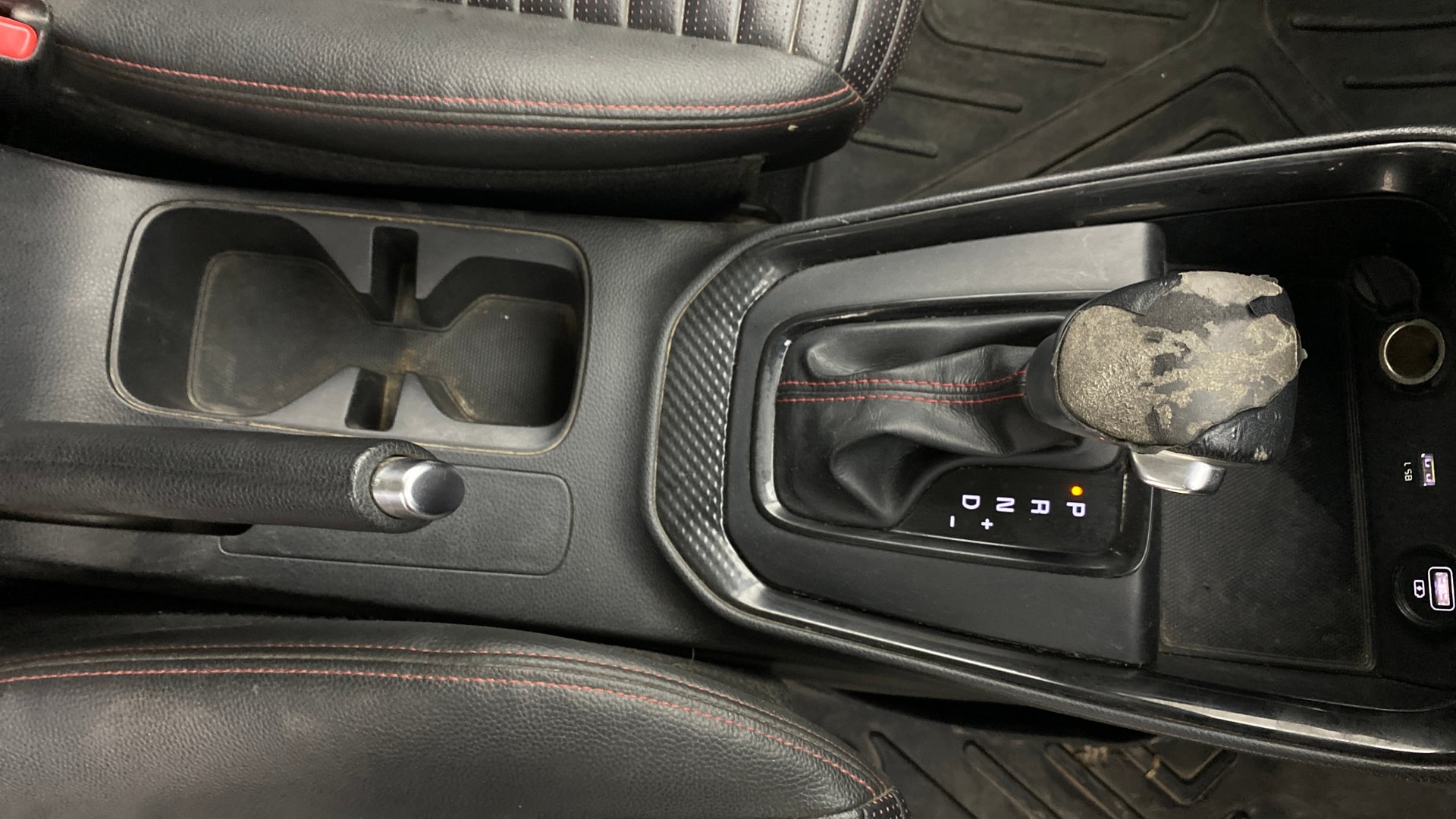 View 2020 Kia Sonet GTX Plus AT Diesel Image 43 Used 2020 Kia Sonet GTX Plus AT Diesel Image 43
