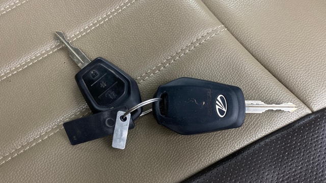 View Mahindra TUV300 Image 26 Used Mahindra TUV300 Image 26