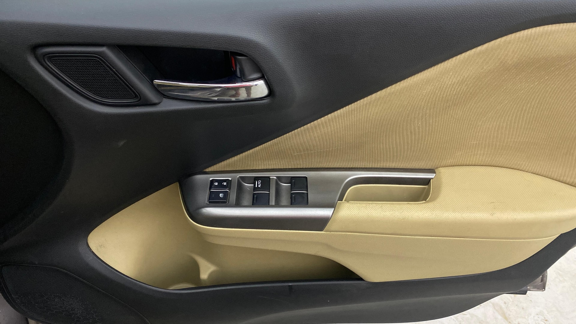 View 2015 Honda City ZX MT Diesel Anniversary Edition Image 38 Used 2015 Honda City ZX MT Diesel Anniversary Edition Image 38