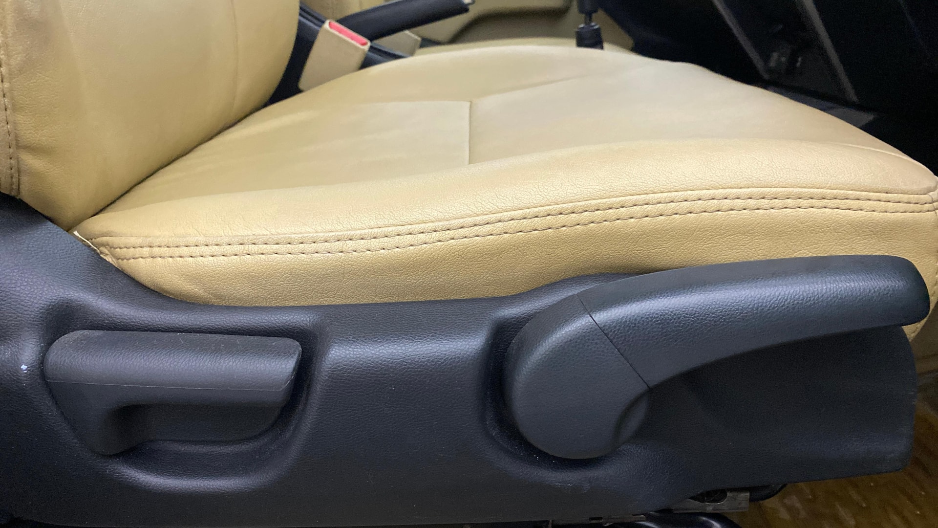 View 2015 Honda City ZX MT Diesel Anniversary Edition Image 11 Used 2015 Honda City ZX MT Diesel Anniversary Edition Image 11