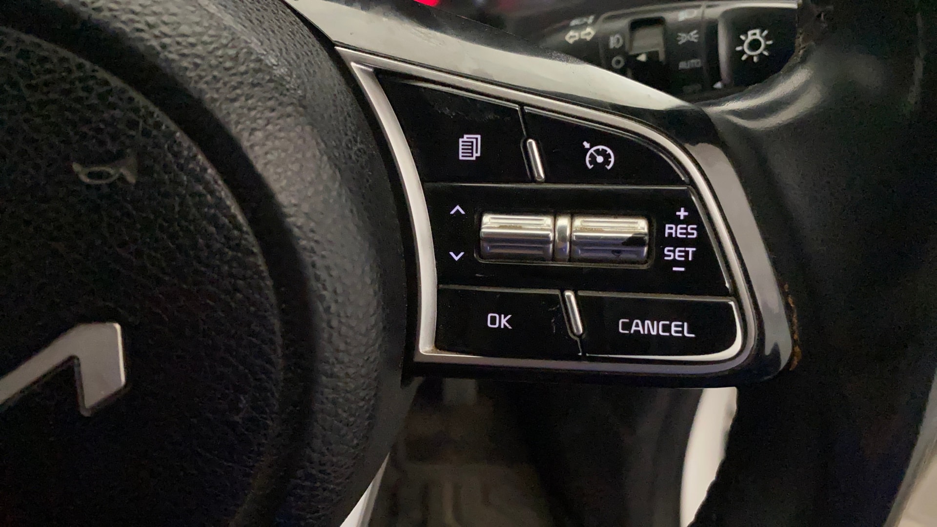 View 2023 Kia Sonet HTX iMT Petrol Image 3 Used 2023 Kia Sonet HTX iMT Petrol Image 3