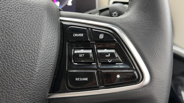 View Mahindra XUV700 Image 3 Used Mahindra XUV700 Image 3