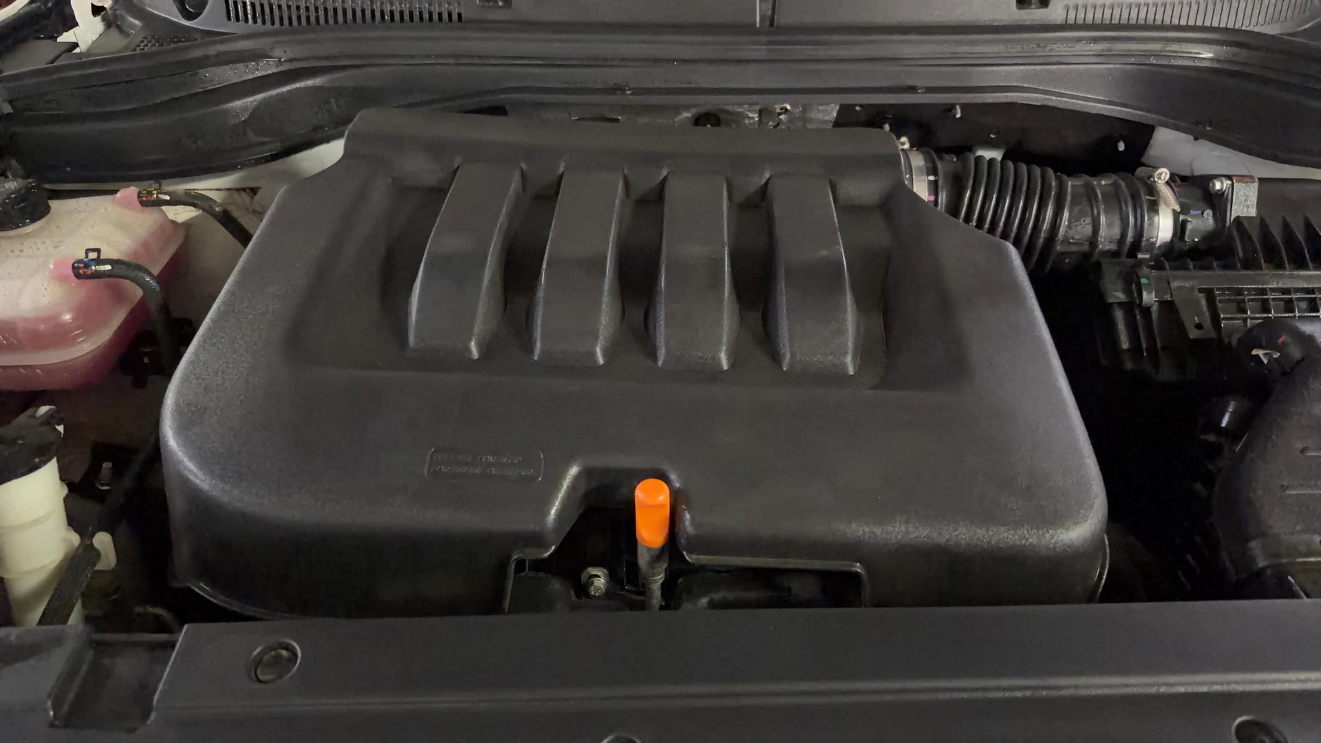 View 2023 Mahindra XUV700 MX Petrol 5 STR Image 47 Used 2023 Mahindra XUV700 MX Petrol 5 STR Image 47