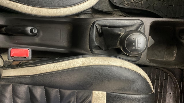 View Hyundai EON Image 37 Used Hyundai EON Image 37