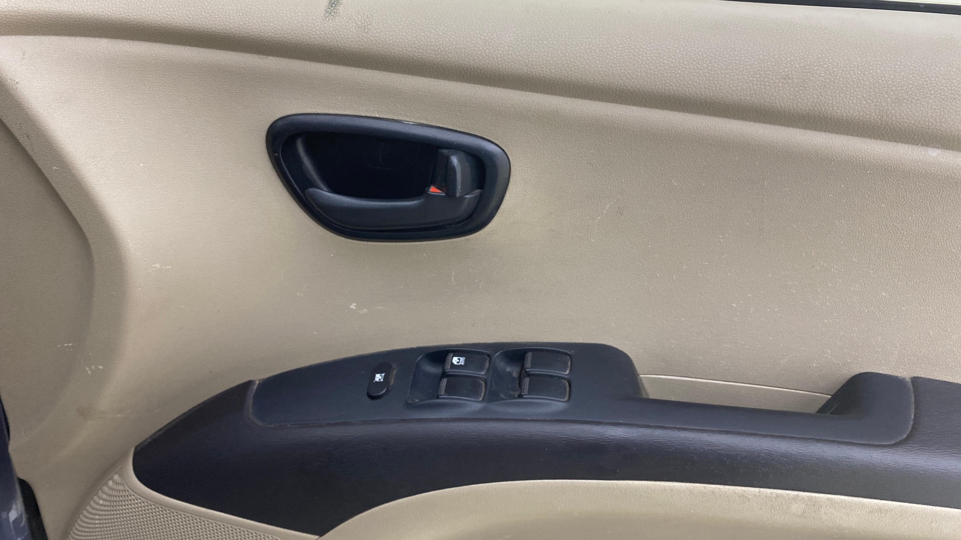 View 2015 Hyundai i10 1.1 Magna Image 32 Used 2015 Hyundai i10 1.1 Magna Image 32