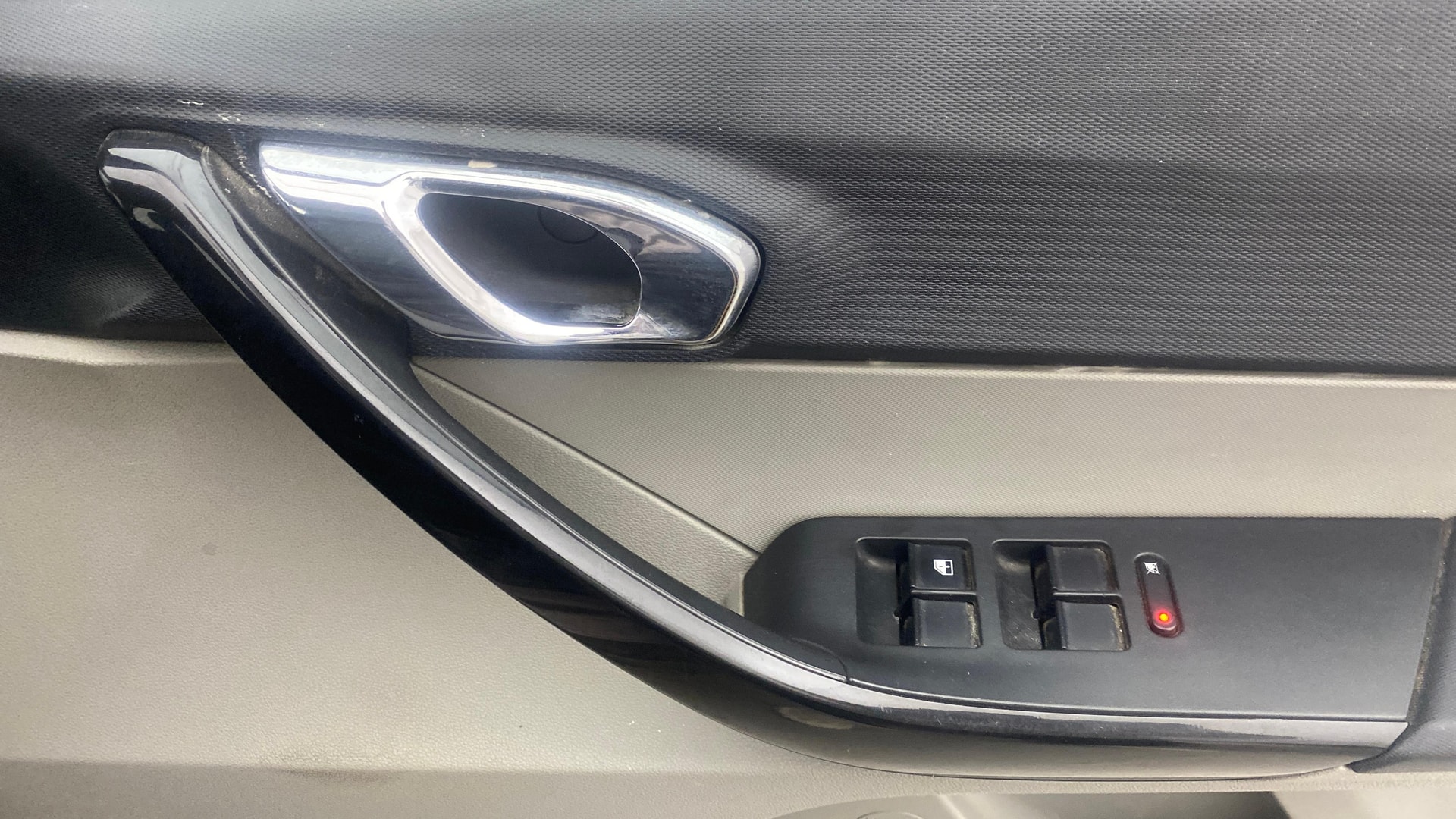 View 2020 Tata Tiago Revotorq XB Image 33 Used 2020 Tata Tiago Revotorq XB Image 33
