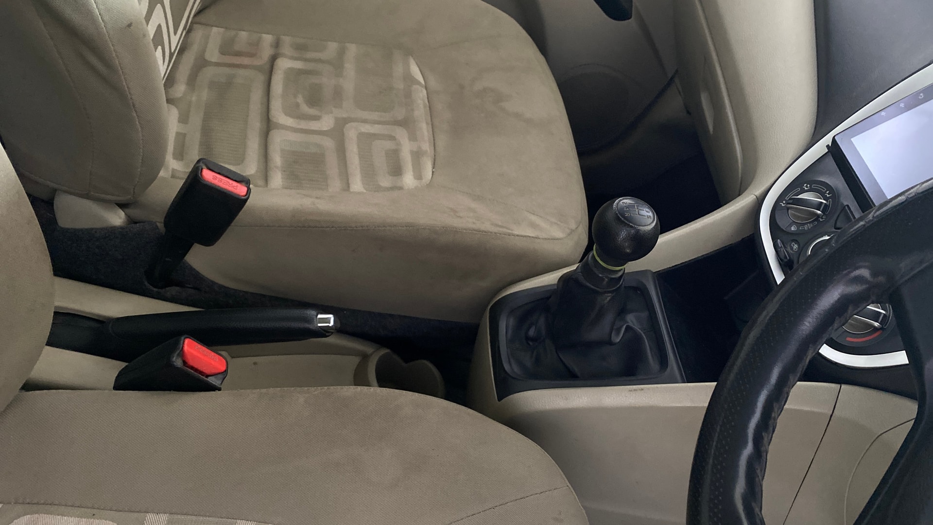 View 2019 Maruti Suzuki 1000 Base Variant Image 37 Used 2019 Maruti Suzuki 1000 Base Variant Image 37