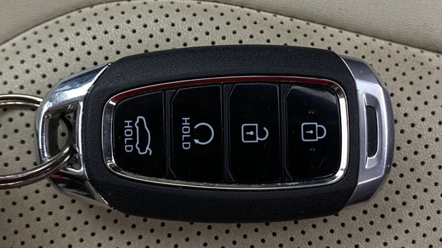 View Hyundai Verna Image 29 Used Hyundai Verna Image 29