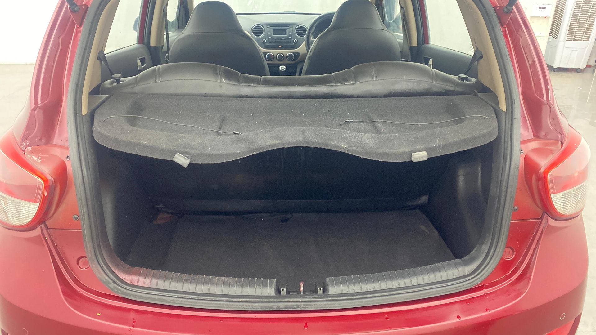 View 2015 Hyundai Grand i10 Sportz 1.2 Kappa Image 10 Used 2015 Hyundai Grand i10 Sportz 1.2 Kappa Image 10