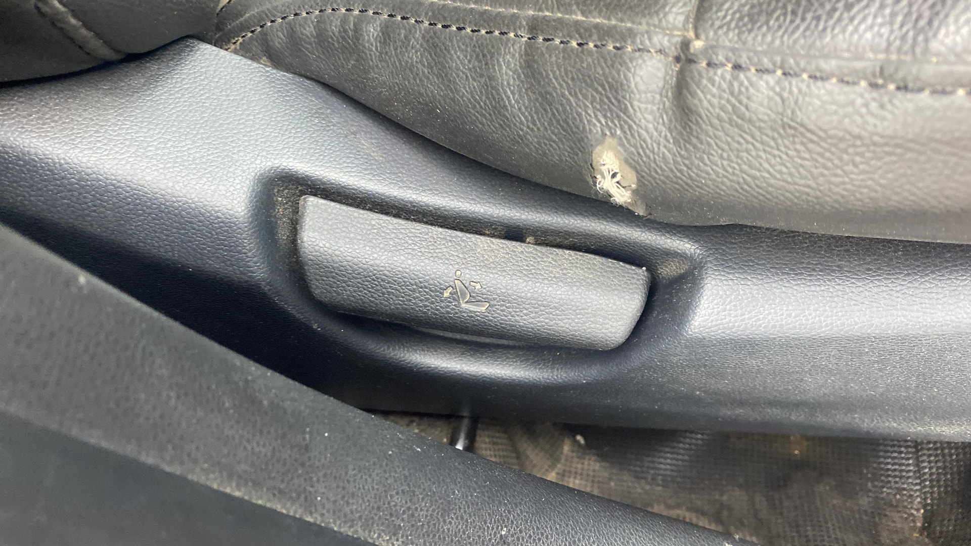 View 2015 Hyundai Grand i10 Sportz 1.2 Kappa Image 18 Used 2015 Hyundai Grand i10 Sportz 1.2 Kappa Image 18