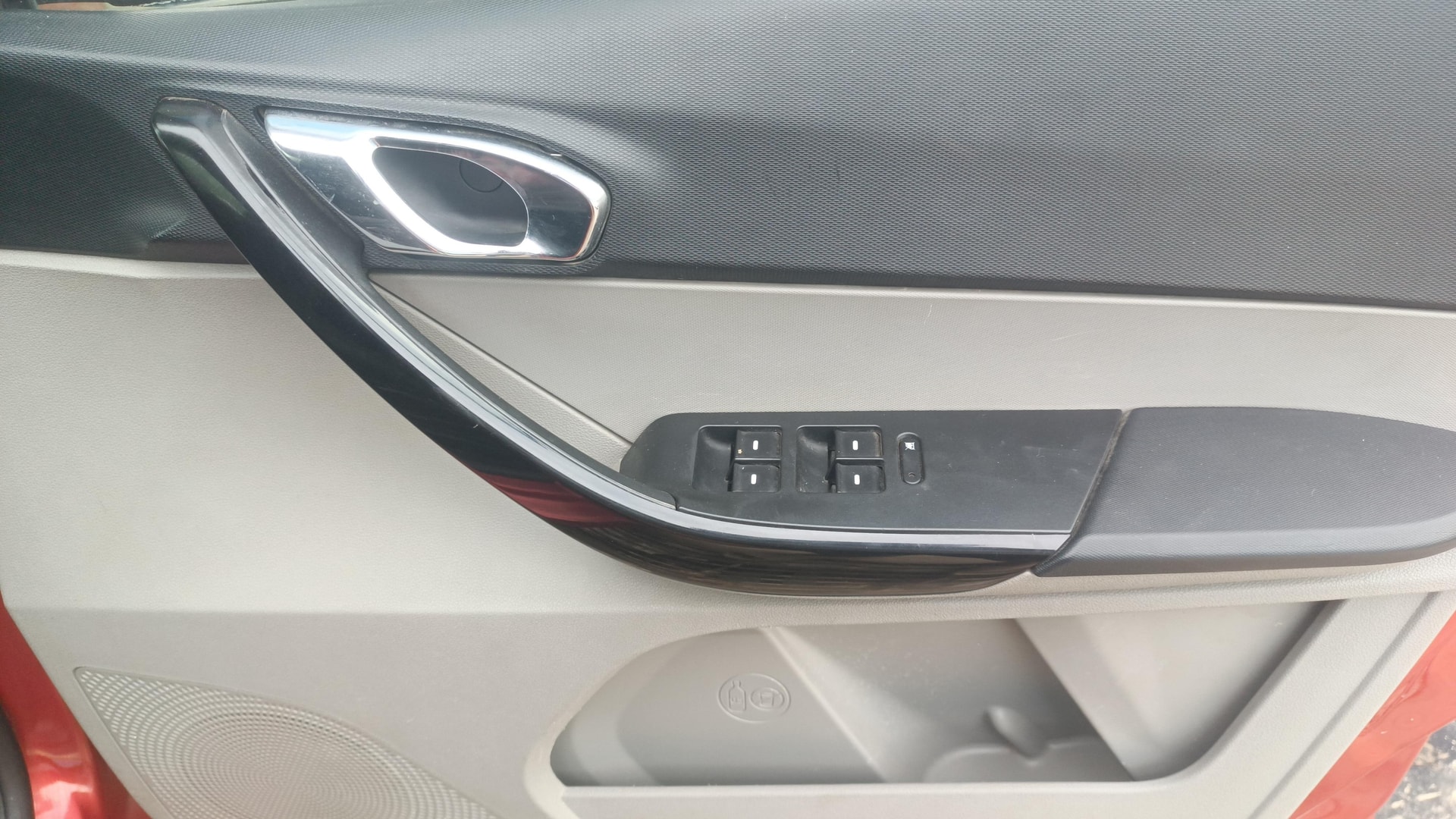 View 2017 Tata Tiago Revotorq XB Image 32 Used 2017 Tata Tiago Revotorq XB Image 32