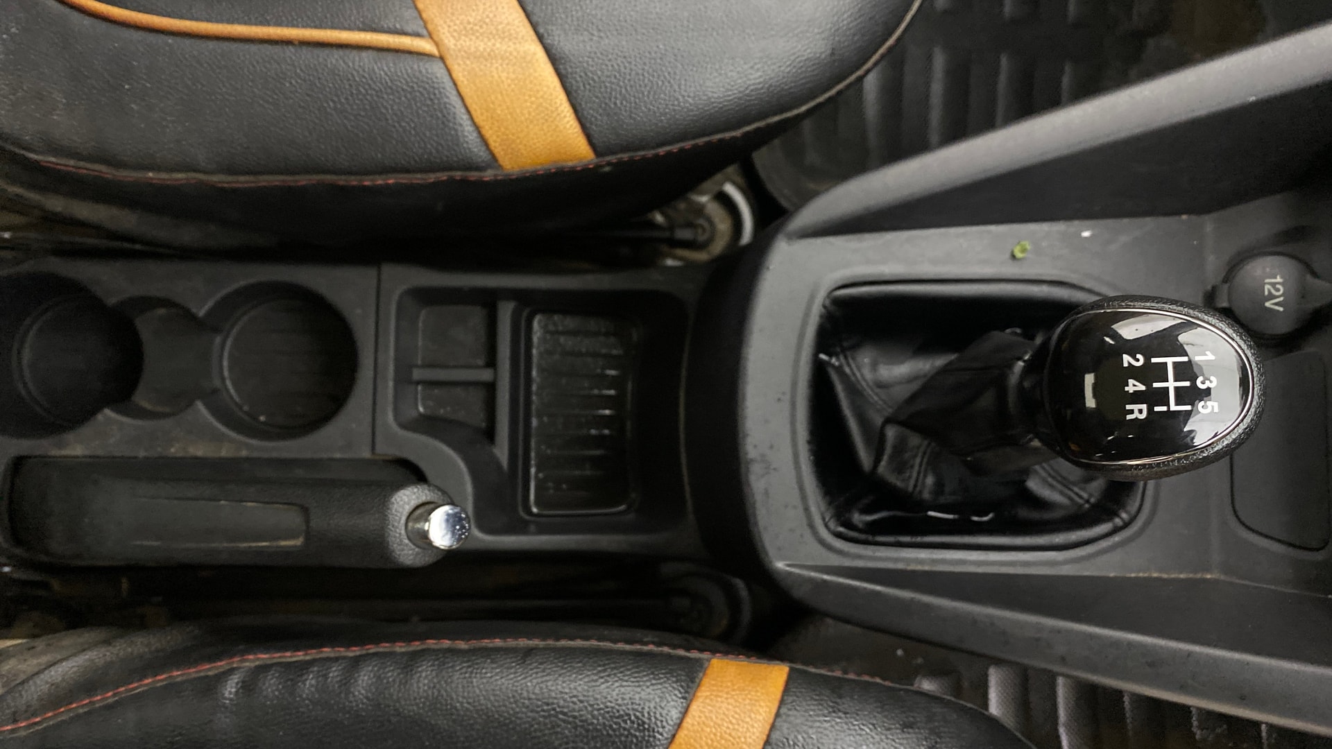View 2017 Ford Figo Aspire 1.2P Ambiente MT BS IV Image 38 Used 2017 Ford Figo Aspire 1.2P Ambiente MT BS IV Image 38