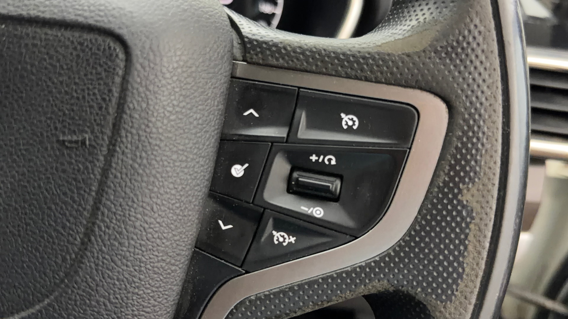 View 2022 Tata Harrier XE Image 3 Used 2022 Tata Harrier XE Image 3