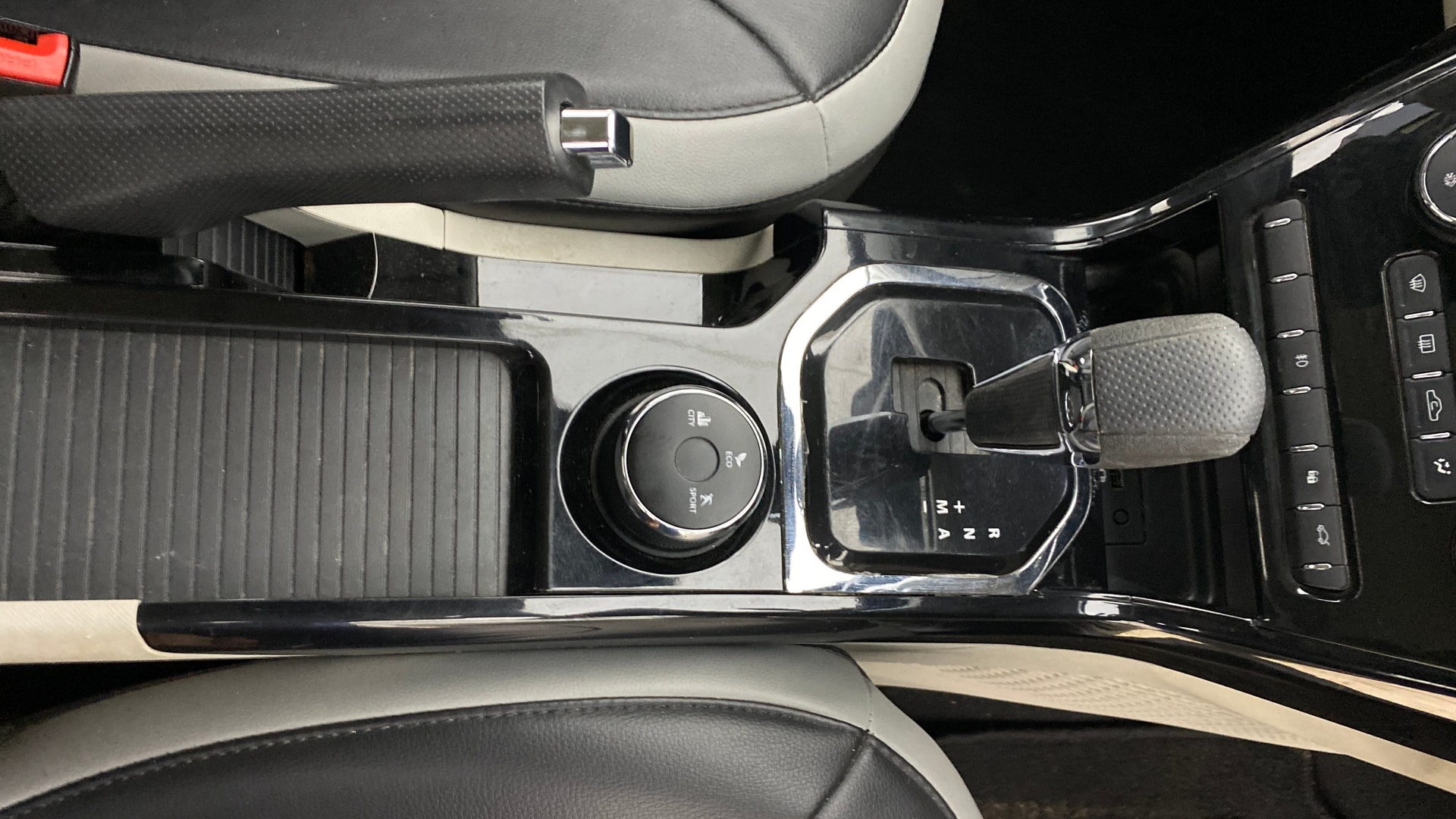 View 2023 Tata Nexon Revotron XE Image 43 Used 2023 Tata Nexon Revotron XE Image 43