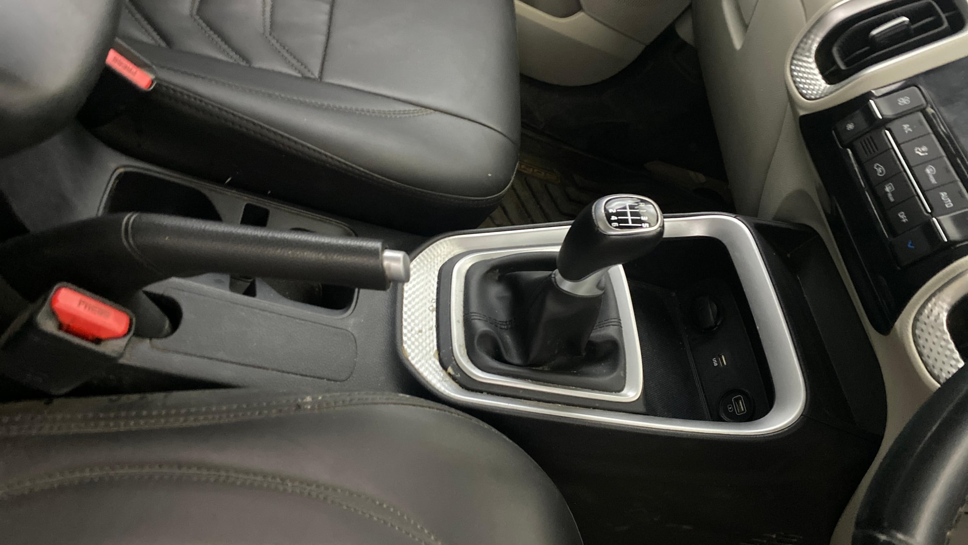 Used 2024 Kia Sonet Used 2024 Kia Sonet