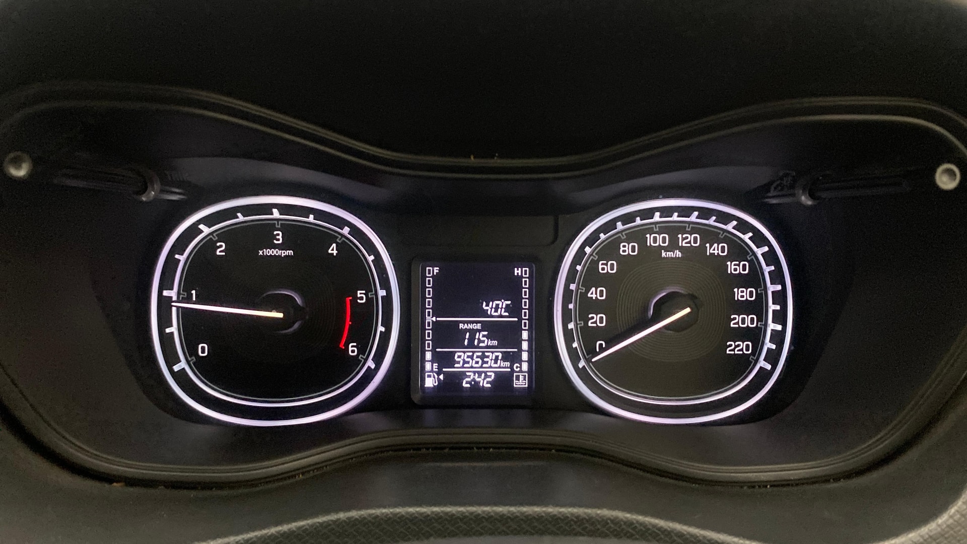 View 2016 Maruti Suzuki 1000 Base Variant Image 36 Used 2016 Maruti Suzuki 1000 Base Variant Image 36