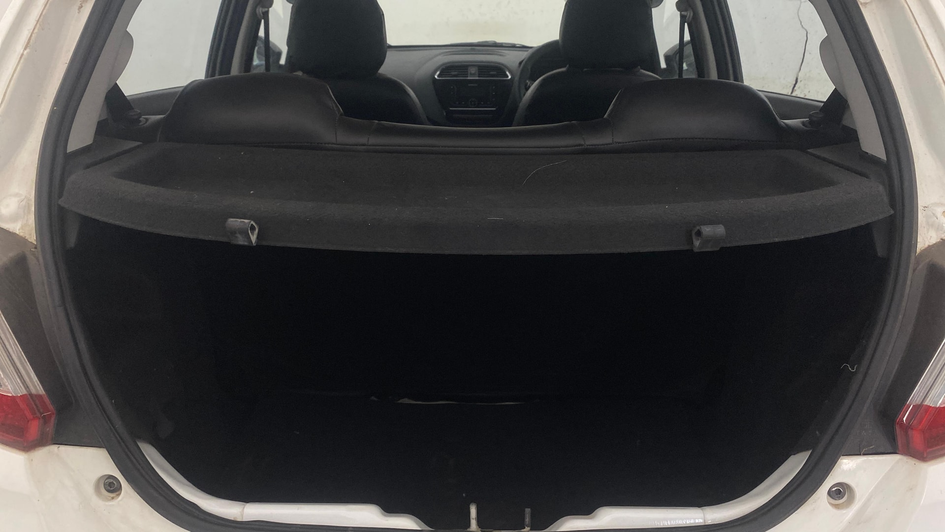 View 2022 Tata Tiago Revotorq XB Image 10 Used 2022 Tata Tiago Revotorq XB Image 10
