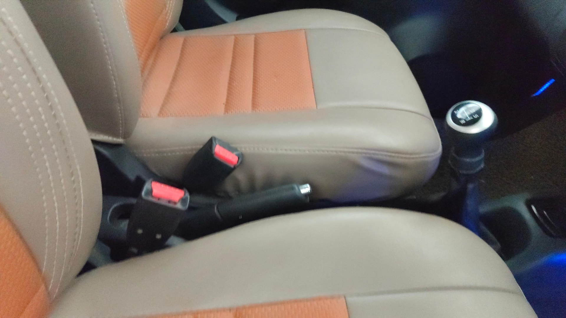 View 2014 Maruti Suzuki Stingray LXI Image 38 Used 2014 Maruti Suzuki Stingray LXI Image 38