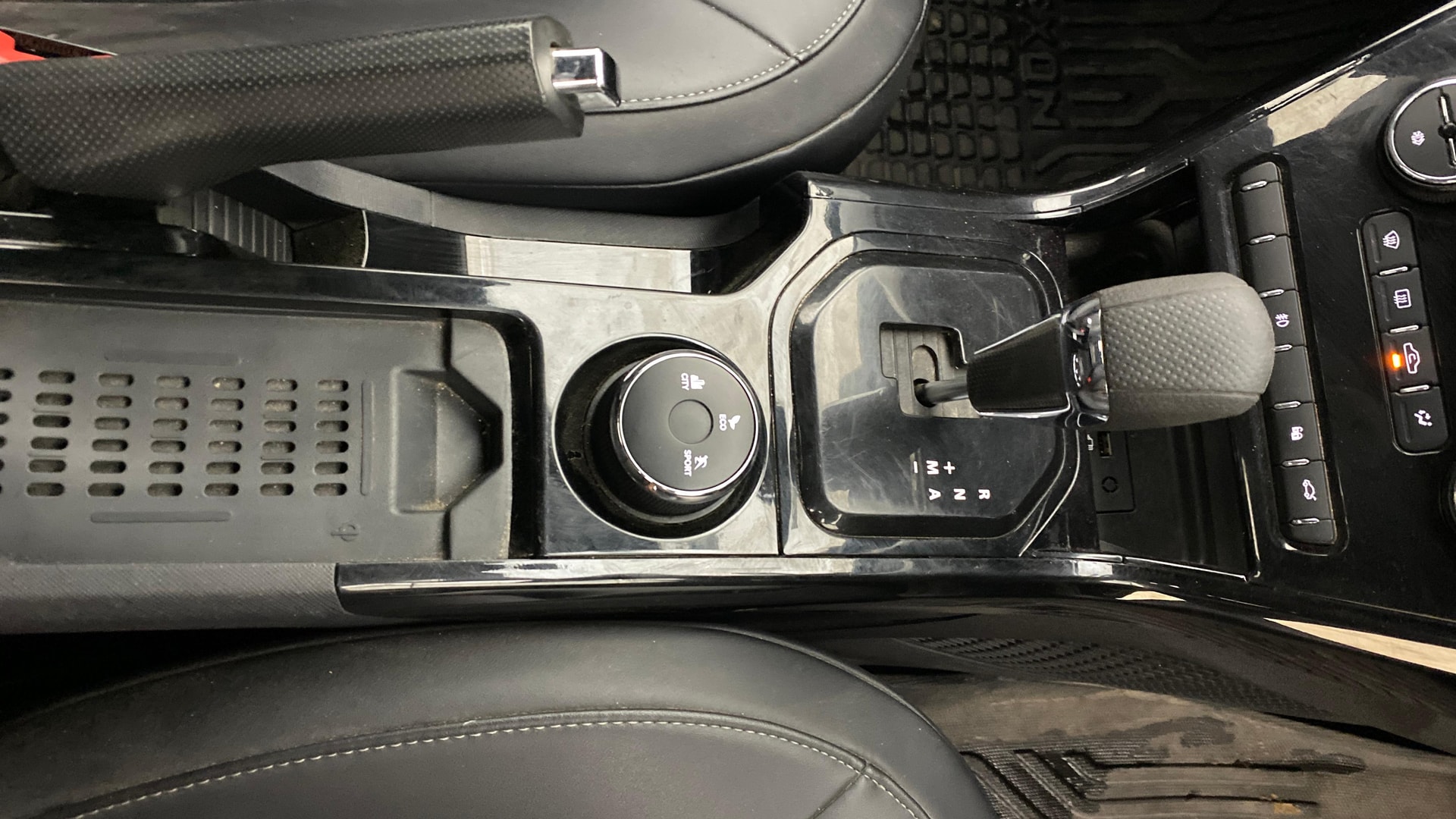 View 2023 Tata Nexon Revotron XZA Plus AMT Dark Image 42 Used 2023 Tata Nexon Revotron XZA Plus AMT Dark Image 42